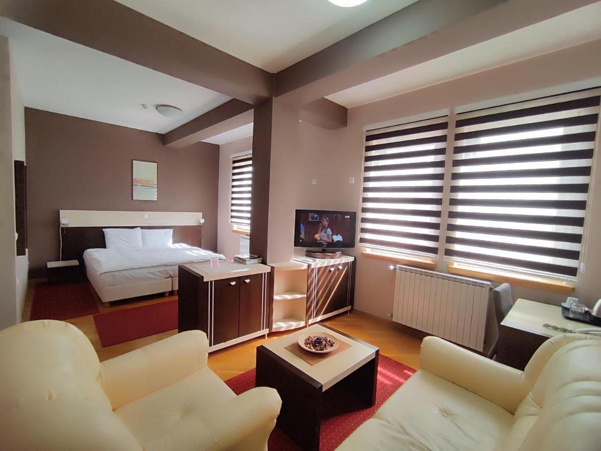 Premier Hotel Skopje Exteriör bild