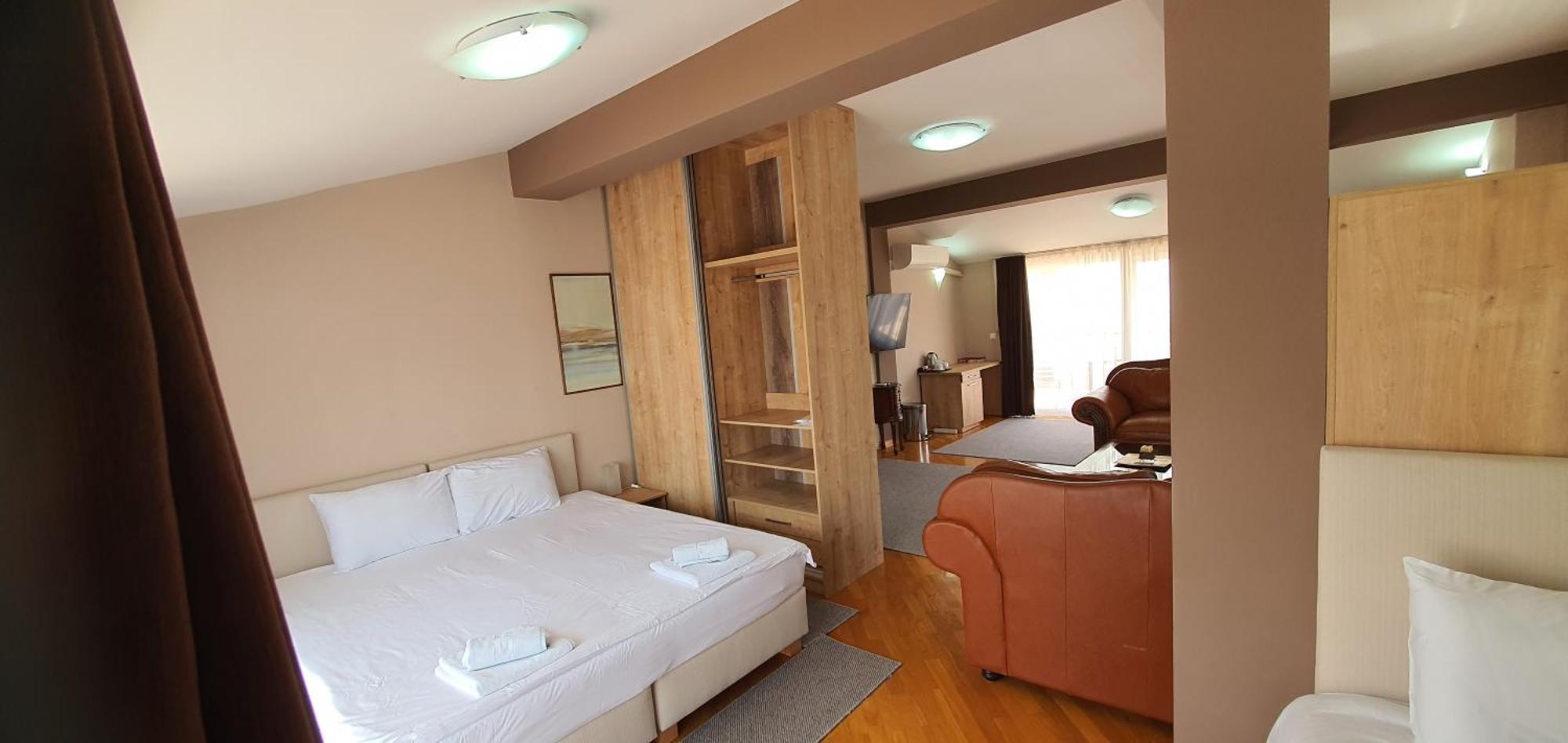Premier Hotel Skopje Exteriör bild