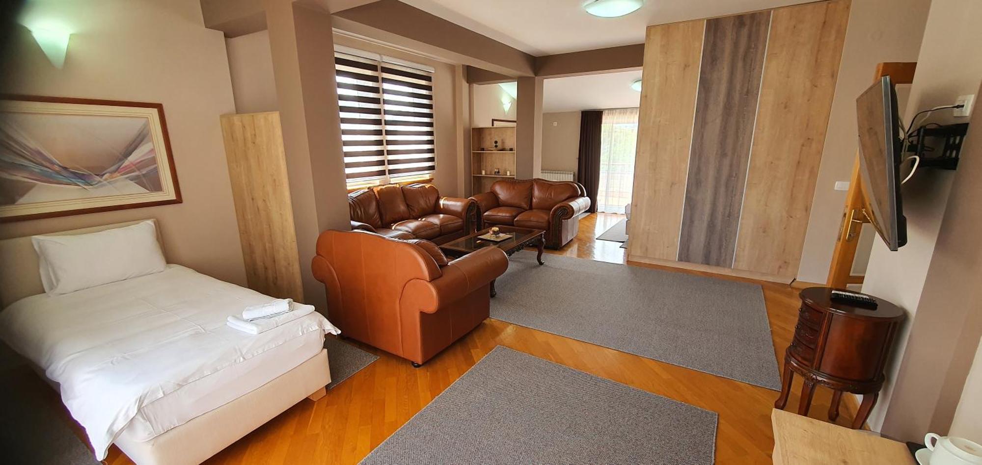 Premier Hotel Skopje Exteriör bild